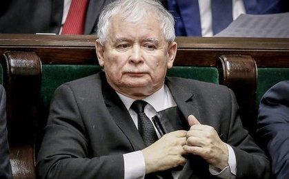 Kaczyński "manipuluje" złotym prawie tak, jak Trump dolarem. Euro poniżej 4,30 zł
