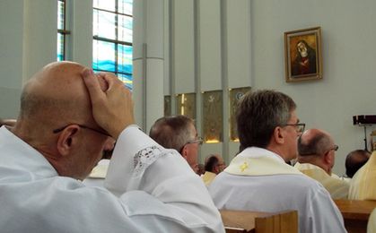 Rosną wydatki na duchownych. 133 mln zł na składki emerytalne i zdrowotne z Funduszu Kościelnego