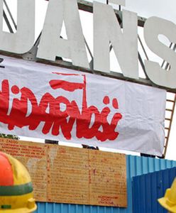Strajk w Stoczni Gdańsk - pracownicy chcą wypłaty pensji (WIDEO)