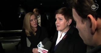 Szydło na premierze Bonda