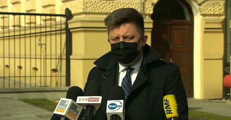 Osoby 40+ zapisane z powodu usterki systemu na szczepienie na kwiecień, będą miały zaproponowany termin na drugą połowę maja.