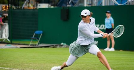 Pierwsze zwycięstwo Igi Świątek w seniorskim Wimbledonie.