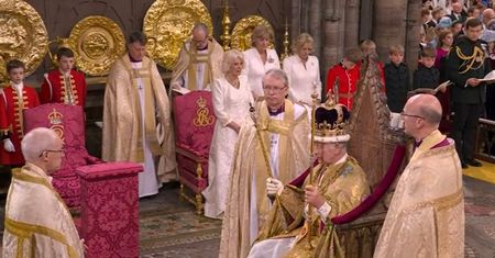 Koronacja pełna blasku: Król Karol III wstępuje na tron w spektakularnym londyńskim ceremoniale