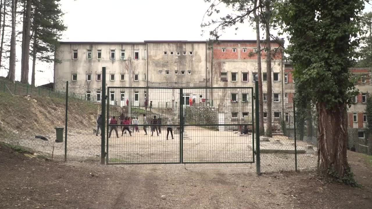 Ośrodek dla uchodźców w Bośni i Hercegowinie zamknięty po wykryciu zakażeń COVID-19