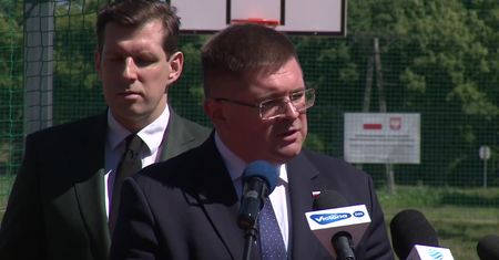 “Spotkałem się z gigantyczną manipulacją”. Wiceminister edukacji tłumaczy się ze słów o pensjach nauczycieli