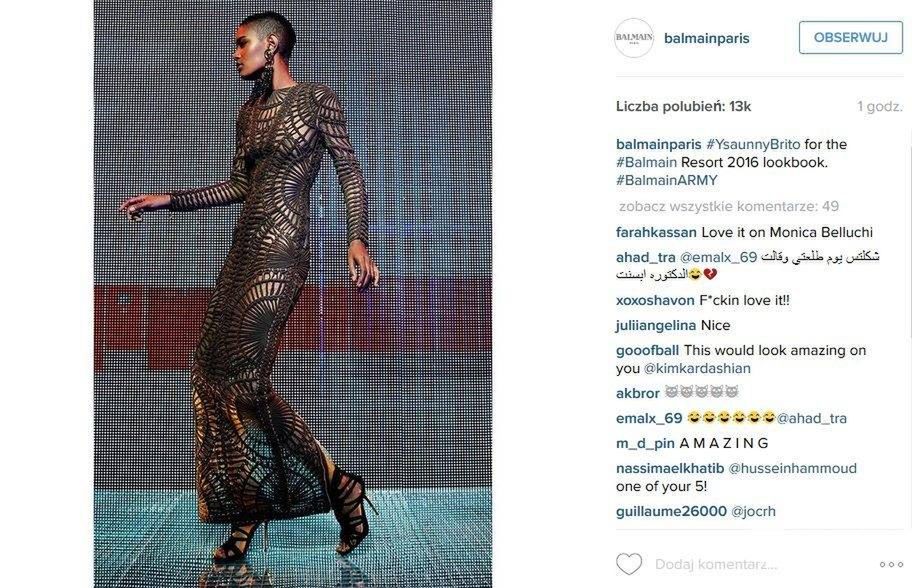 Modelka Ysaunny Brito w sukni Balmain wiosna-lato 2016 (fot. Instagram)