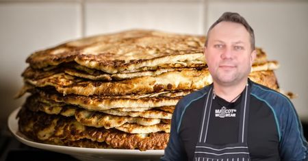 Tomasz Strzelczyk zawsze dodaje ten składnik do naleśników. Wychodzą puszyste jak chmurka