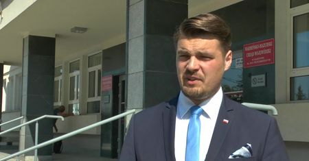 Czystka w ministerstwach po rozłamie w koalicji. Posłowie Porozumienia alarmują.