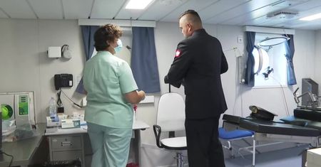 Punkt szczepień na okręcie wojennym. Marynarze zapraszają do Świnoujścia.