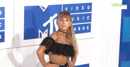 Ariana Grande była terroryzowana przez stalkera przez 7 miesięcy. Groził, że ją zabije.