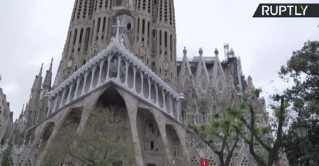 Nowi mieszkańcy bazyliki Sagrada Familia w Barcelonie.