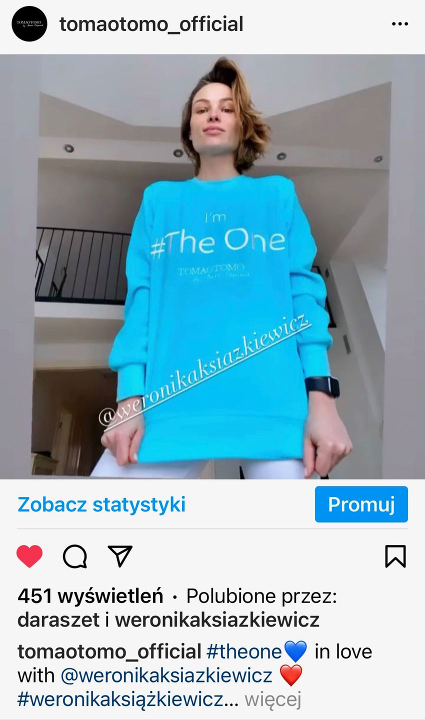 Weronika Książkiewicz - Gwiazdy w hitowej bluzie TOMAOTOMO