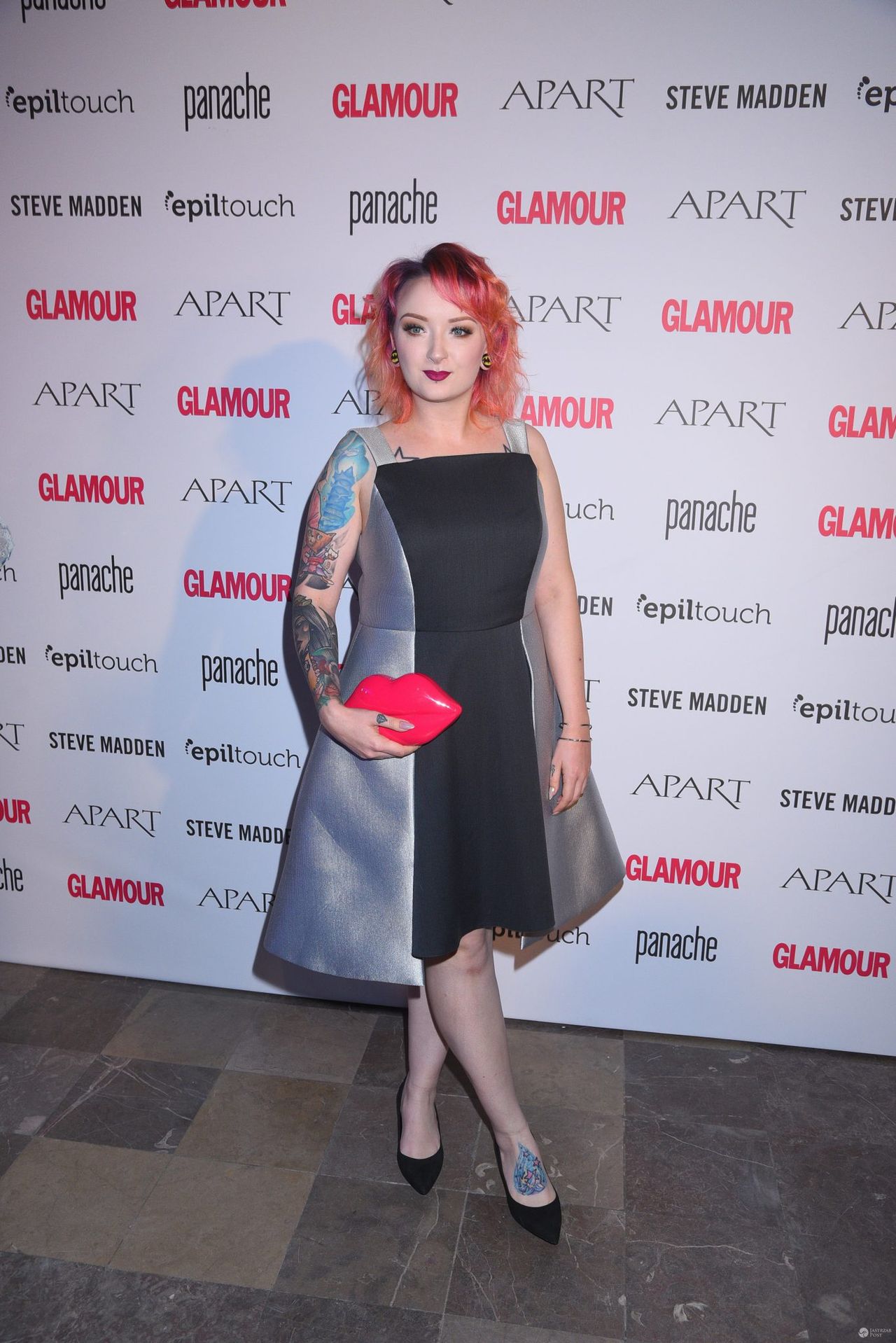 Red Lipstick Monster Kobieta Roku Glamour 2016