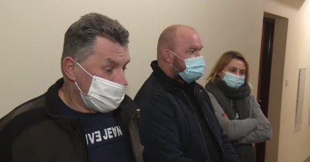 72-latka i jej chory syn mogą stracić mieszkanie. Sąsiedzi uznali, że śmierdzą