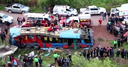 7 zabitych, 30 rannych. Kolejny wypadek autokaru w Peru