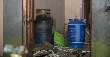 Gdy weszli do płonącego domu, wybuchła butla z gazem. Pięciu strażaków rannych w czasie akcji gaśniczej
