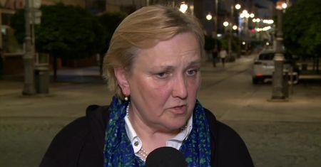 „Wśród nas są ludzie niebezpieczni, bo ktoś sieje nienawiść”. Wolontariusze kampanii R. Thun oblani fekaliami