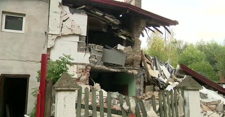 Wybuch gazu w domu jednorodzinnym w Łódzkiem. Z zawalonego budynku ewakuowano dwie osoby