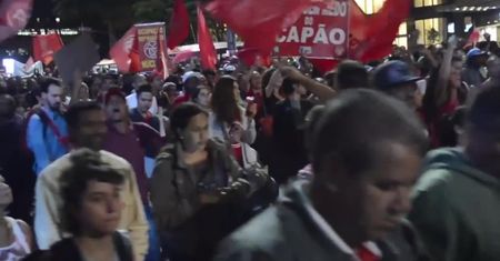 Tysiące ludzi wyszły na ulice Sao Paulo w ramach protestu przeciwko podwyżkom cen benzyny.