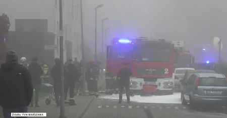 50 aut spłonęło w pożarze podziemnego garażu w Warszawie
