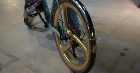 W Szwajcarii powstał rower o kołach z 24-karatowego złota. “To nie jest coś co sprzedamy tu i teraz. czeka na wyjątkowego kupca”