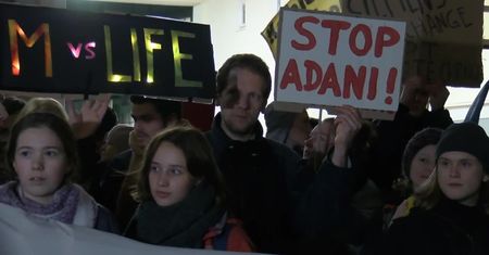 „Kapitalizm vs. Życie”. Protest przeciwko Siemensowi, który zbuduje w Australii kopalnię węgla kamiennego