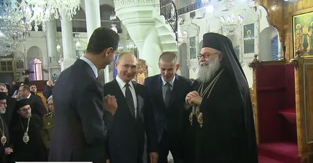 “Jeśli Donald Trump odwiedziłby tę świątynię, od razu stałby się dobrym człowiekiem”. Putin i Asad żartowali z Trumpa