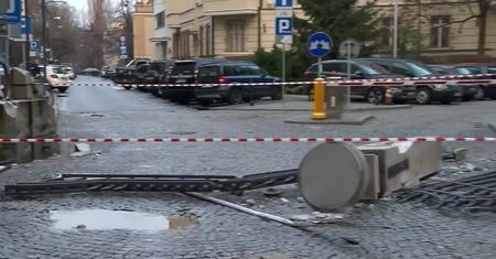 Ciężarówka uszkodziła bramę Kancelarii Prezydenta