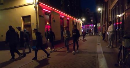 W Amsterdamie ponownie otwarto słynną dzielnicę czerwonych latarni