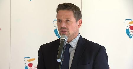 “Zajętych 70 ze 115 respiratorów. Coraz więcej chorych w przedziale wieku 10-25 lat”. R. Trzaskowski o sytuacji epidemiologicznej w Warszawie