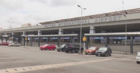 Ghana zaostrza środki ostrożności przed otwarciem głównego portu lotniczego. Pasażerowie będą podwójnie testowani