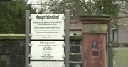 Kontener chłodniczy tymczasową kostnicą w Hanau. Duża liczba zgonów z powodu Covid-19