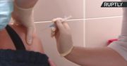 Szczepienia przeciwko koronawirusowi w Rosji prowadzone na szeroką skalę. Lek wymaga abstynencji