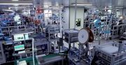 Chińska firma produkuje pięć milionów maseczek ochronnych dziennie. Wcześniej produkowała samochody