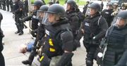 Policjant popchnął 75-latka podczas protestu w stanie Nowy Jork
