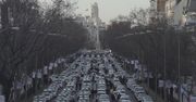 Kolejny dzień protestu taksówkarzy w Madrycie. Rozwścieczony tłum blokował samochody nielicencjonowanych przewoźników