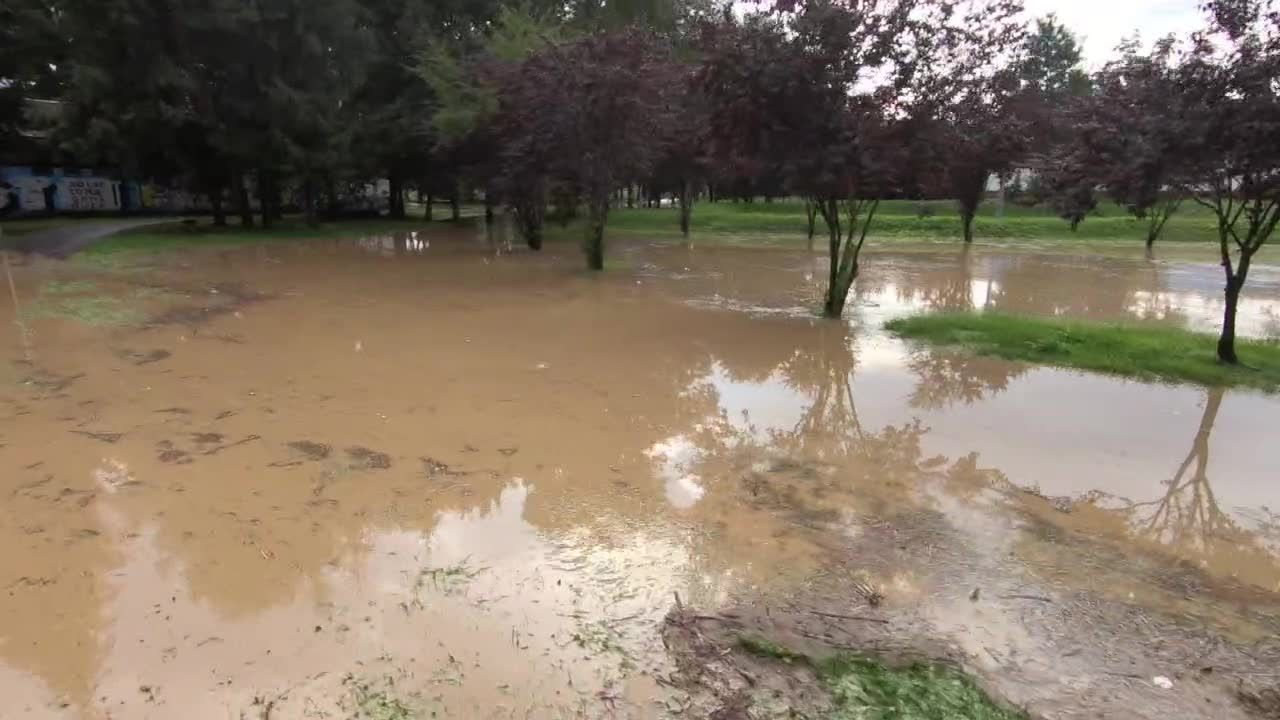 Ulewa z gradem i silnym wiatrem przeszła nad Kłodzkiem