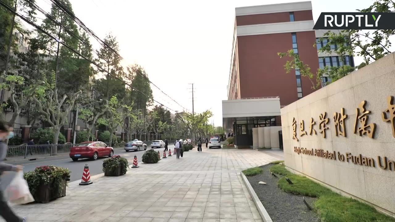 Uczniowie z Szanghaju wrócili do szkół. Na razie tylko ci przygotowujący się do egzaminów