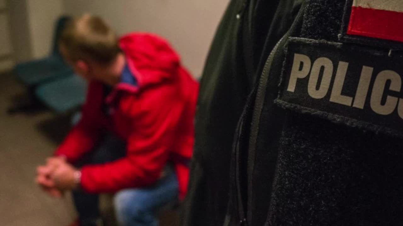 Dźgnął swoją byłą dziewczynę nożem i pobił jej sąsiada. Policja zatrzymała nożownika z Rudy Śląskiej