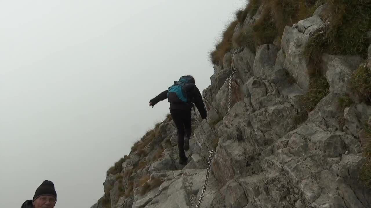 Szlak na Giewont już otwarty po remoncie. Zamknięto go po tragicznej w skutkach burzy w sierpniu