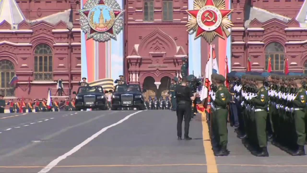 Tysiące żołnierzy i setki maszyn bojowych defilowały po Placu Czerwonym w Moskwie. Próba generalna przed obchodami Dnia Zwycięstwa