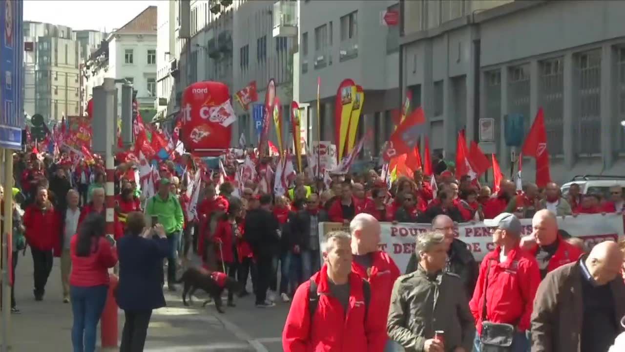 Związkowcy demonstrowali przed siedzibą Unii Europejskiej. Domagają się lepszych warunków pracy