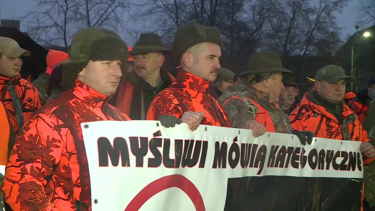 “Strzelanie do zwierząt jest nieskuteczne”. Protest w Szczecinie przeciwko odstrzałowi dzików