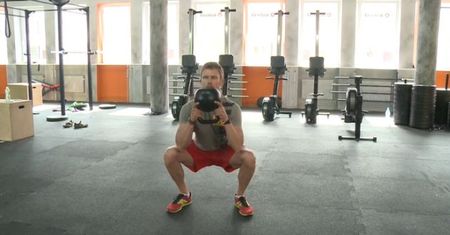 Trening z kettlebells harmonijnie kształtuje sylwetkę i zwiększa wydolność organizmu