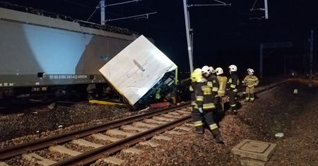 Tragedia na torach w Szymankowie. Nie żyją dwie osoby