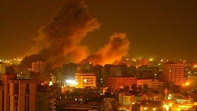 Bombardowanie Bagdadu przez siły sprzymierzonych trwały całą noc. Uderzenia dosięgły także jeden z pałaców prezydenta Saddama Husajna (PAP/EPA/Karim Sahib)