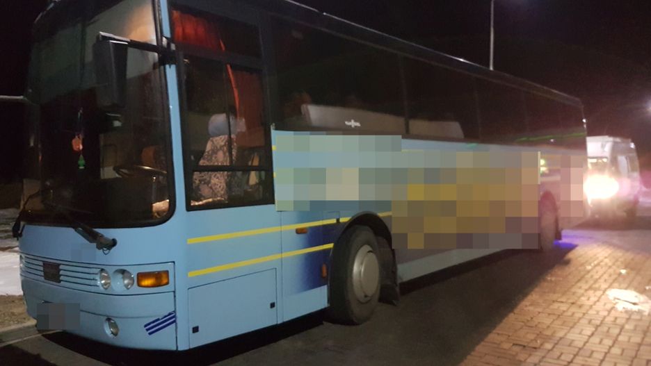 Kierowca codziennie wykonywał po trzy kursy, najdłuższa przerwa między nimi trwała cztery godziny