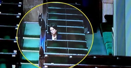 Schetyna odpowiada Szydło. Rząd wychodzi, zostaje tylko jeden minister