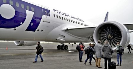Jesteś pasażerem LOT-u? Tak sprawdzisz, czy twój rejs nie został odwołany