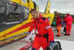 Wypadek w Starej Wsi. Uderzył w kapliczkę, zabrał go śmigłowiec